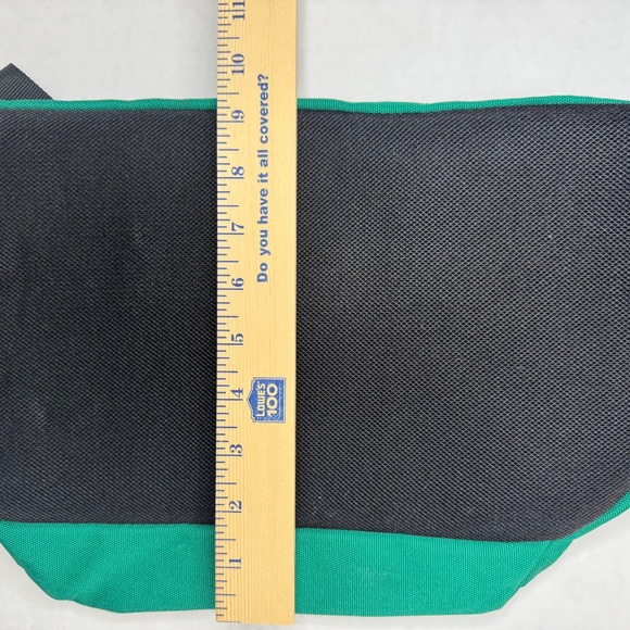 AIR JORDAN Sling Bag/Fanny Pk/Crossbody/Belt Bag/LARGE/Jumpman/MYSTIC GREEN/NWT - Picture 10 of 11